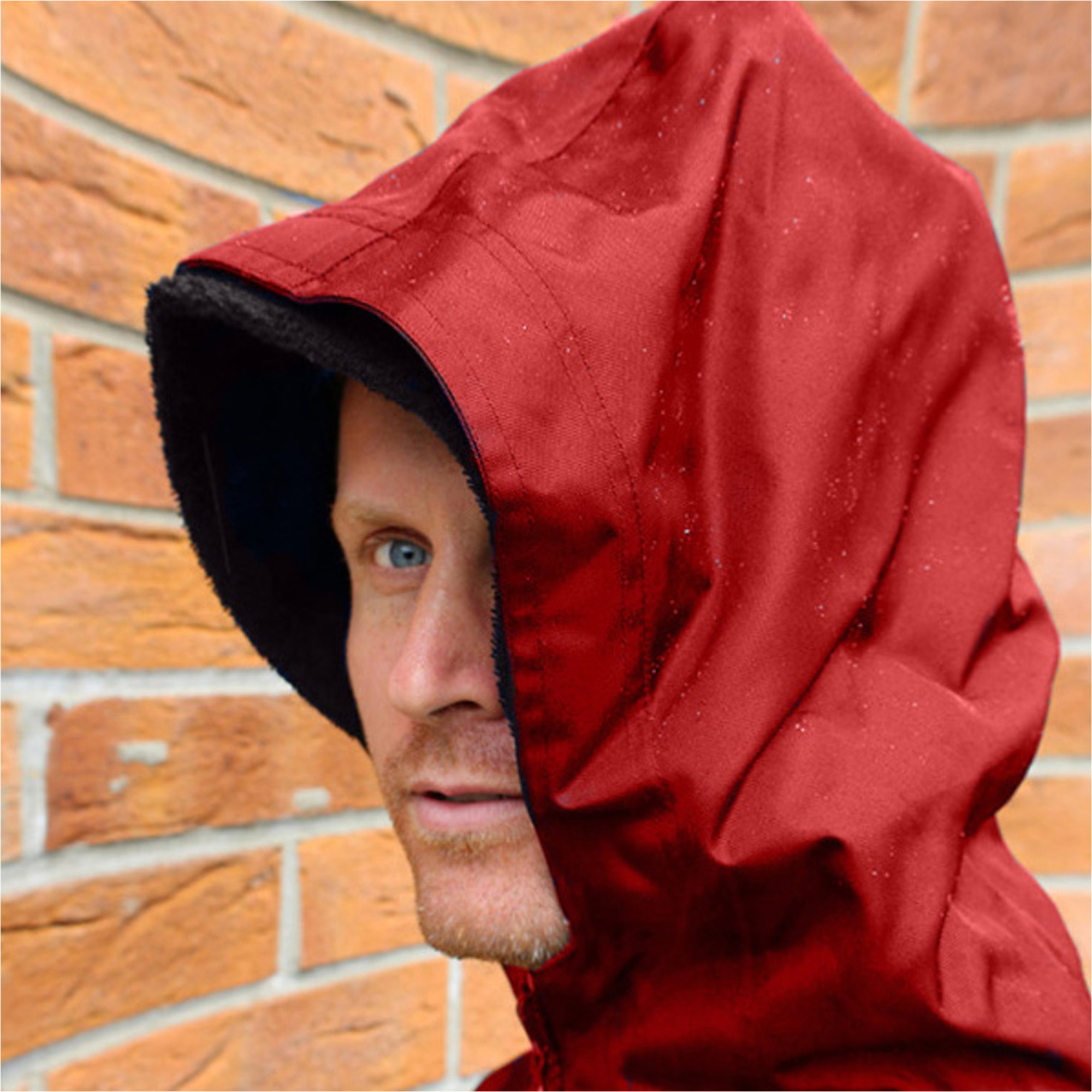 2026 Northcore Beach Basha Pro 4 Season Change Robe NOCO24J - Red